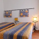 3 Pieces Avec Terrasse, Piscine, Parking Et Navette A - Fr-1-226-189 Apartmán *