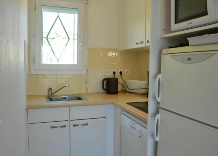 Apartmán 3 Pieces Avec Terrasse, Piscine, Parking Et Navette A - Fr-1-226-189