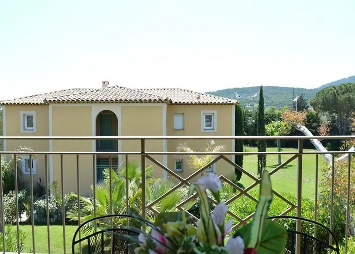 3 Pieces Avec Terrasse, Piscine, Parking Et Navette A - Fr-1-226-189 Lejlighed Sainte-Maxime