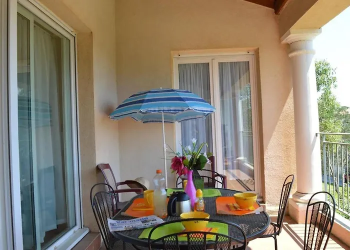 3 Pieces Avec Terrasse, Piscine, Parking Et Navette A - Fr-1-226-189 Sainte-Maxime