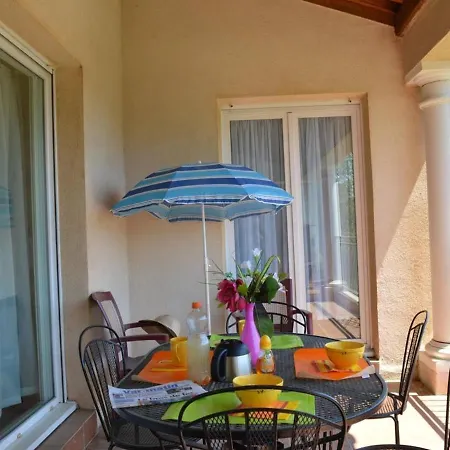 3 Pieces Avec Terrasse, Piscine, Parking Et Navette A - Fr-1-226-189 Σαιντ-Μαξίμ