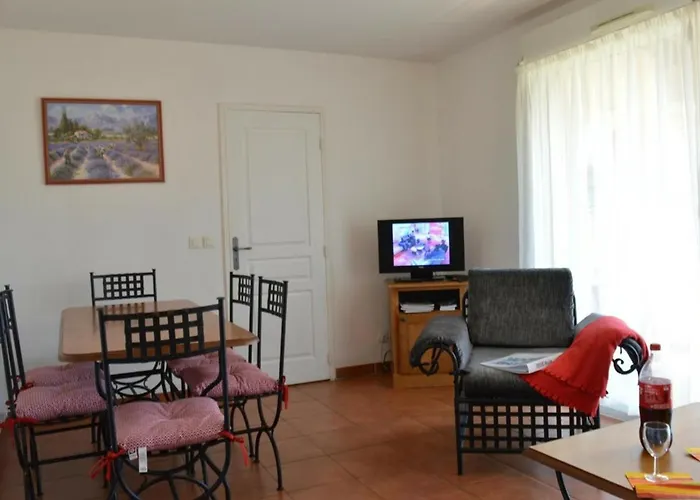 3 Pieces Avec Terrasse, Piscine, Parking Et Navette A - Fr-1-226-189 Σαιντ-Μαξίμ