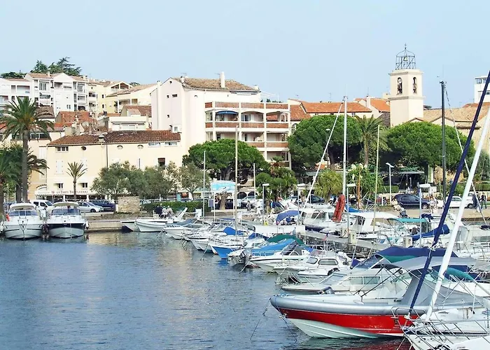 3 Pieces Avec Terrasse, Piscine, Parking Et Navette A - Fr-1-226-189 Lägenhet *